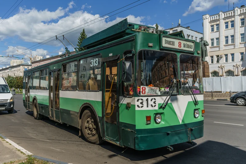 Троллейбус №313 на проспекте Ленина в Иваново