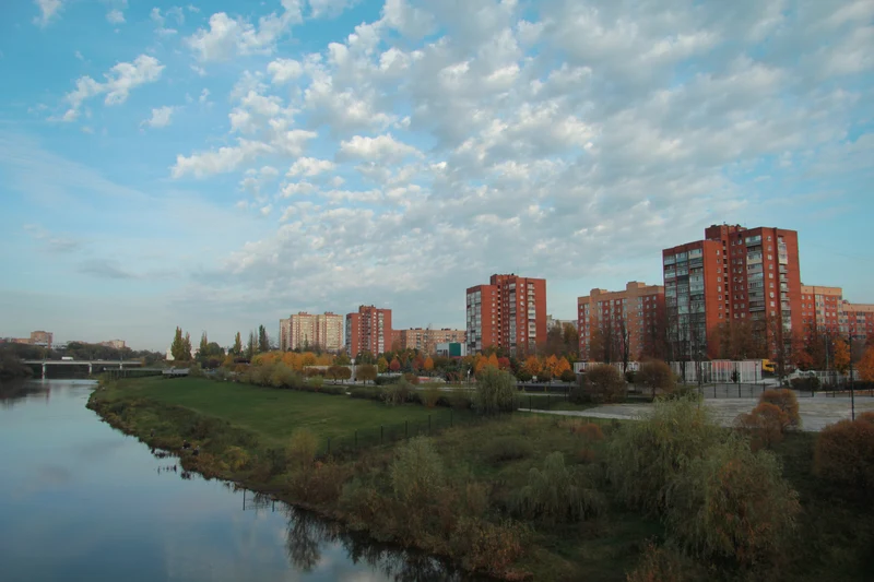 Орехово-Зуево: вид с пешеходного моста, осенняя фотография