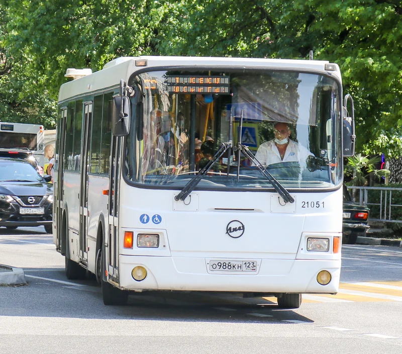 Автобус ЛиАЗ-5293.60 на улице в Адлере, Сочи