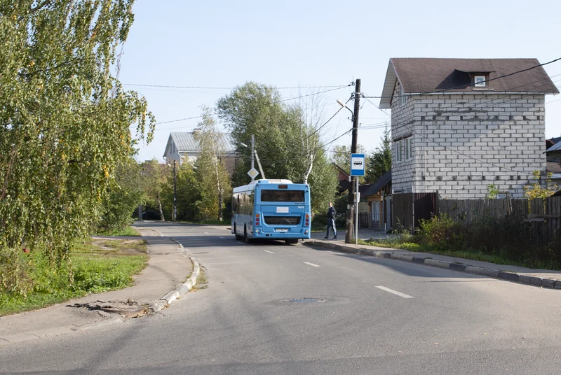 Автобус ЛиАЗ-4292 на улице Коробкова в Твери